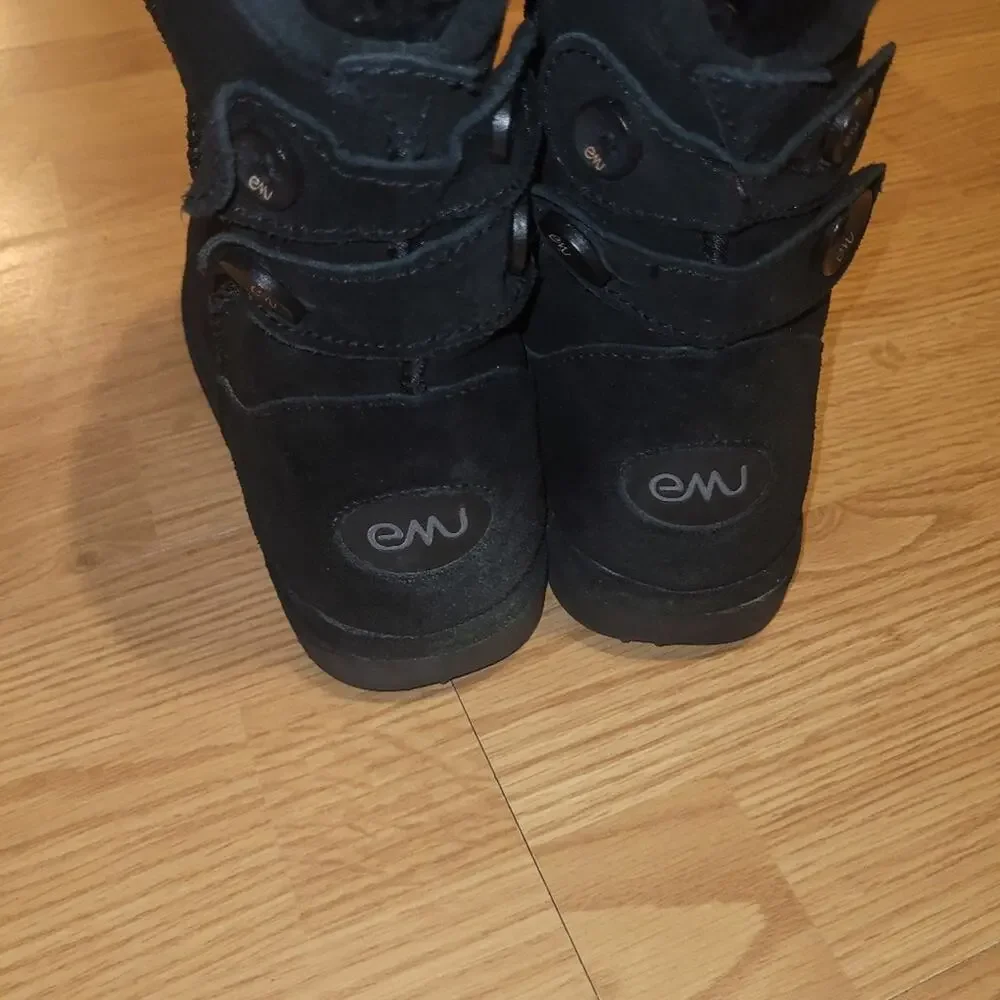 Emu australia charlotte